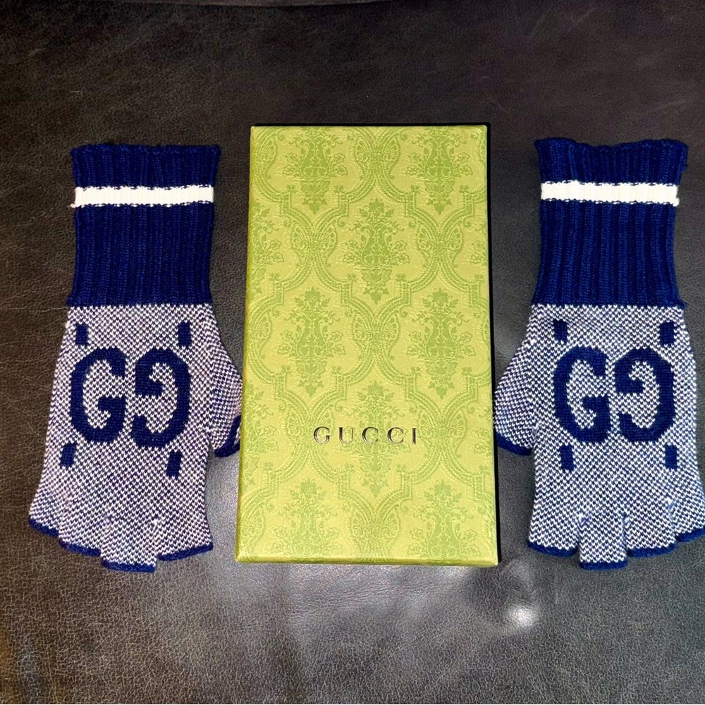 Gucci Blue and White GG Fingerless Knit Gloves